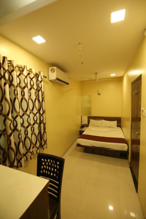 Airport Metro Hotel Mumbai Exterior photo