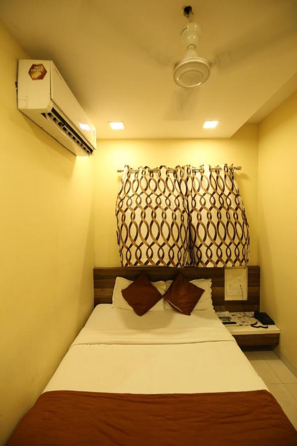 Airport Metro Hotel Mumbai Exterior photo