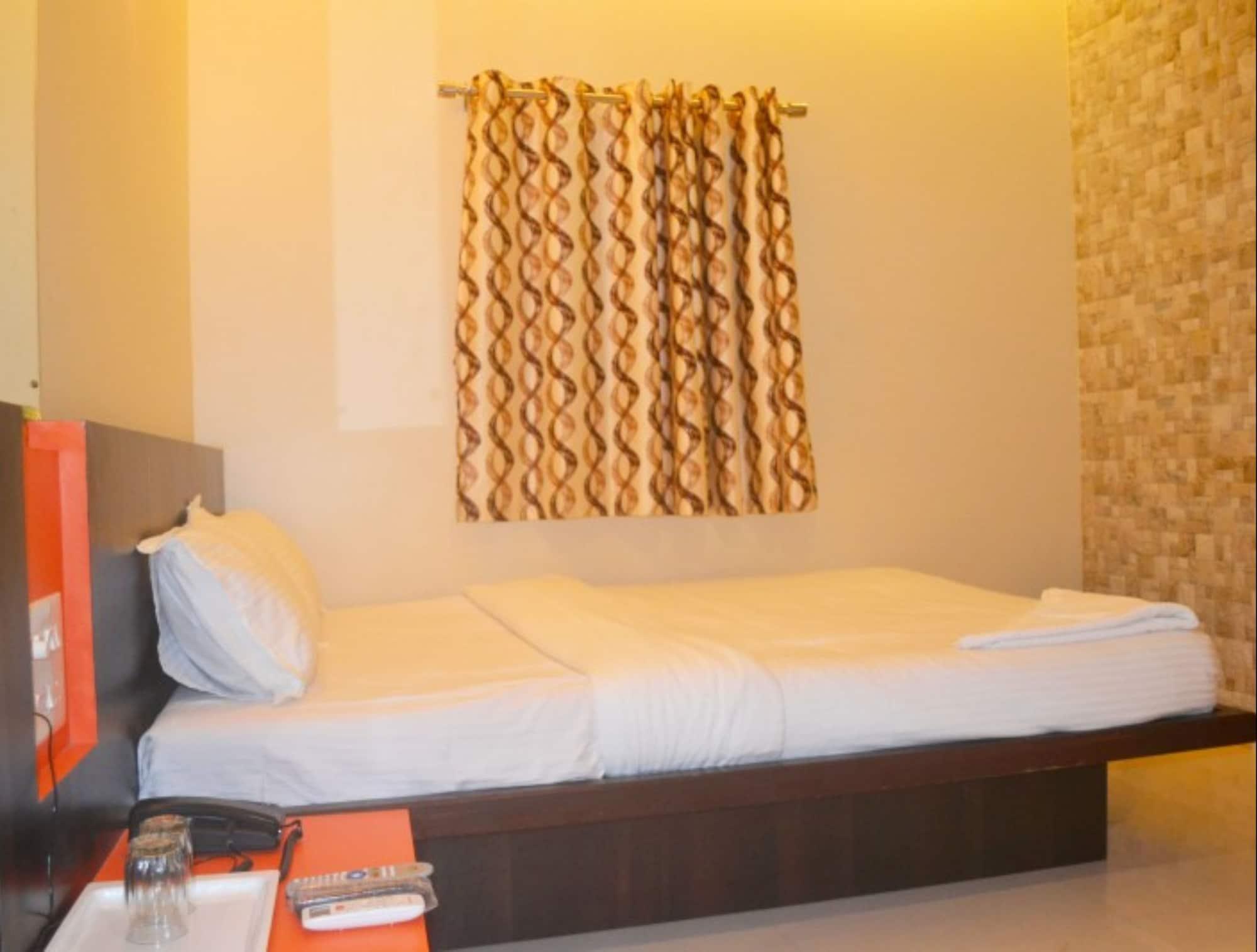 Airport Metro Hotel Mumbai Exterior photo
