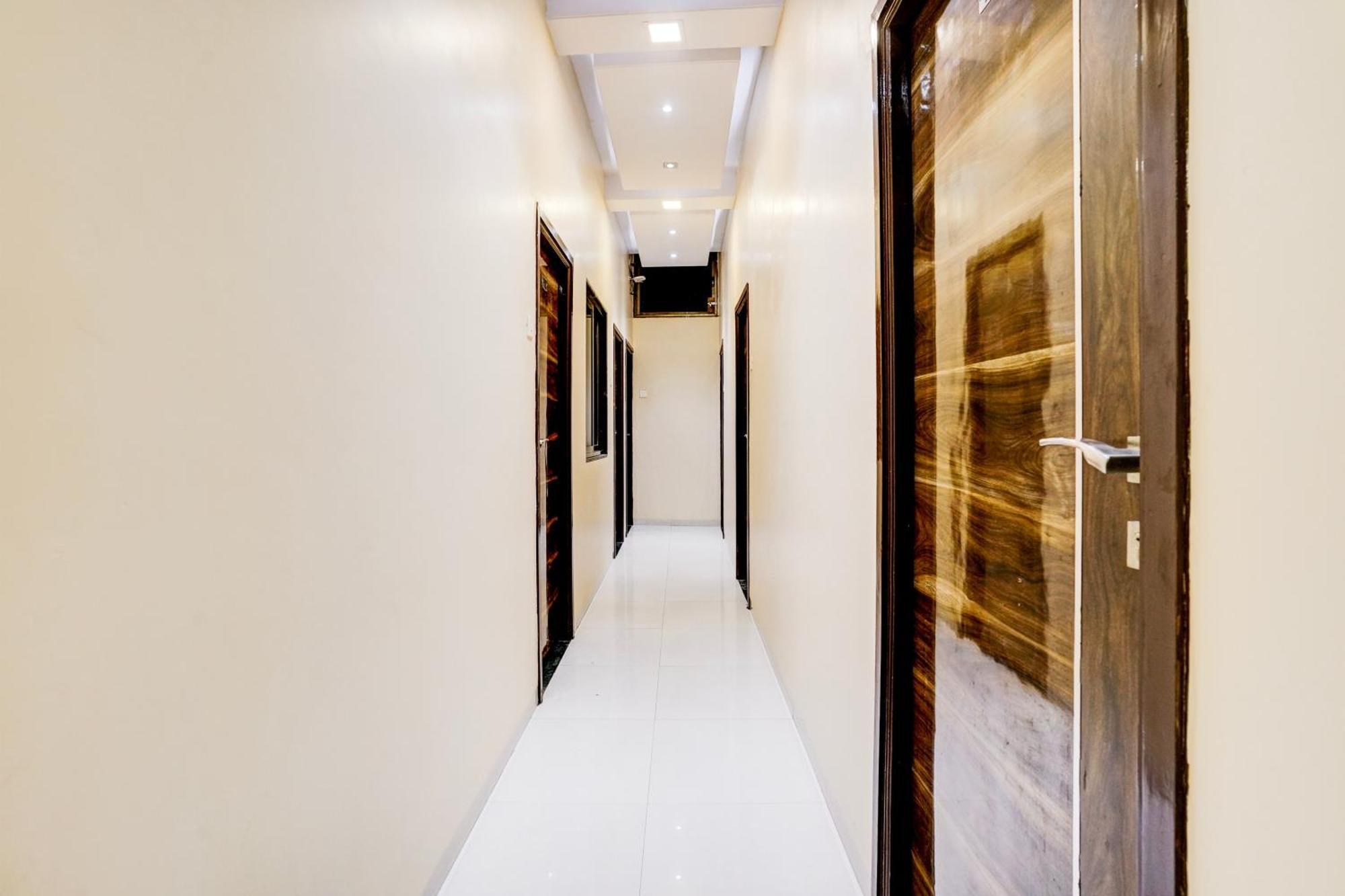 Airport Metro Hotel Mumbai Exterior photo