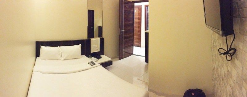 Airport Metro Hotel Mumbai Exterior photo